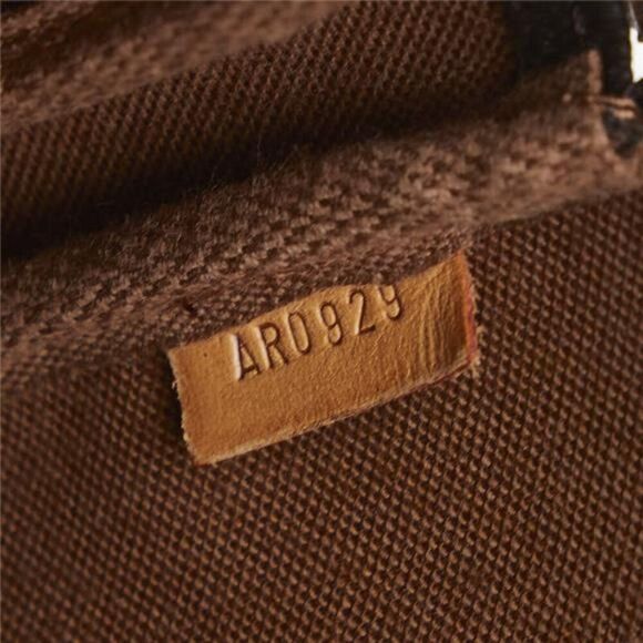 Louis Vuitton Monogram Pochette Accessoires - Picture 11 of 12